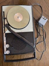 SINGER VINTAGE 1968 PHONOGRAPH/PORTABLE/WORKS/ORIGINAL OWNER/PRICED TO SELL picture