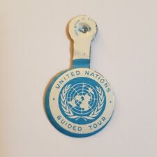 Vintage Vtg United Nations UN Guided Tour Fold Over Tab Pin Button New York picture