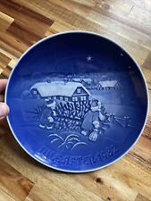 VINTAGE 1982 ISSUE ROYAL COPENHAGEN NORDIC BLUE CHRISTMAS WALL PLATE picture