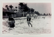 1995 Palm Beach FL Senator Ted Kennedy Compound Walking on Sand VTG Press Photo picture