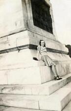 PP278 Vtg Photo PRETTY YOUNG WOMAN AT STATUE c 1940's picture
