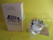 2008 Hallmark Cool Treats Penguins Eating Popsicles Works but Used Damaged Box picture