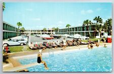 Vintage Postcard FL Daytona Beach Holiday Shores Motel Pool 50s Car Chrome Unpos picture