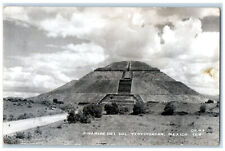 c1940's Pyramid of the Sun Teotihuacan Mexico Unposted RPPC Photo Postcard picture