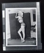 JAYNE MANSFIELD IN SWIMSUIT - VINTAGE 4X5 B&W NEGATIVE FROM KEYBOOK #316 picture