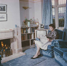 John Lennon's Aunt Mimi Smith Sitting Reading A Newspaper 1964 OLD PHOTO picture