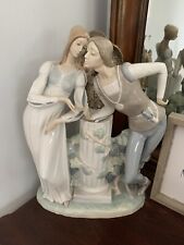 lladro Man and woman leaning on column picture
