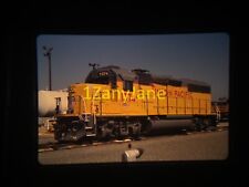 6R18 TRAIN SLIDE Railroad 35MM Photo UP 1374 GP40-2 WEST COLTON CALIFORNIA picture