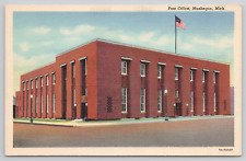 Muskegon Michigan Post Office Linen Postcard picture