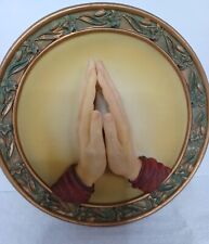 VINTAGE 2000 CADONA 3d PRAYING  HANDS PLATE WITH GOLD TRIM AND LILLY RIM.  picture