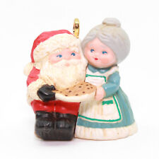 THE KRINGLES - Series 3 - 1991 Hallmark Keepsake Miniature Christmas Ornament picture