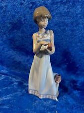 Vintage Lladro Figurine CALLING A FRIEND Girl with Telephone Phone #5607 MIB picture