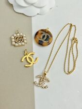 Lot of 4 Chanel Gucci buttons and zipper Pulls picture