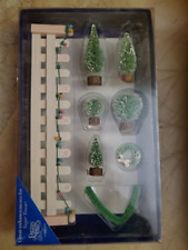 Precious Moments Sugar Town Accessory Kit 212725 Fence Trees Christmas Village picture
