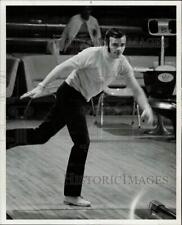 1970 Press Photo Mike McGrath bites his tongue as he throws bowling ball, Miami picture