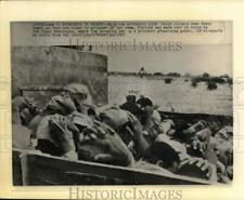 1967 Press Photo Egyptian prisoners on their way to a Sinai Peninsula war camp picture