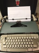 VINTAGE ELECTRA 110 TYPEWRITER WORKS NEEDS A NEW BELT WITH CASE picture