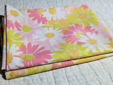 Vintage Daisy Pillowcase Pequot Set Groovy Hippie Pink Yellow Standard Flawed picture