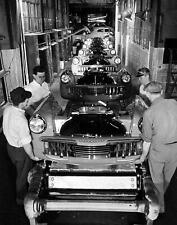 1946 STUDEBAKER ASSEMBLY LINE Photo  (209-k) picture