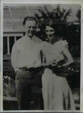 1934 Press Photo The late Commerce teller Webster Kemmer shown with his wife picture