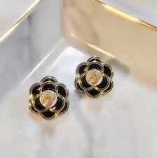 2pc Chanel Camellia 18mm Buttons Black And Gold picture