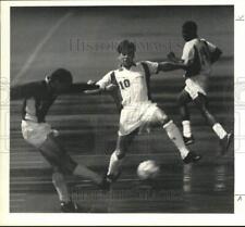 1989 Press Photo Syracuse University Soccer Player Kevin Johnston at Game picture
