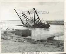 1964 Press Photo Dredge Buttercup has sank on Moore's Creek at Fort Pierce picture