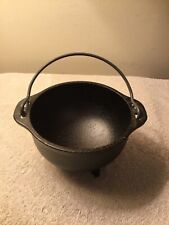 Vintage Lodge USA 1CK Small Cast Iron Footed Cauldron Pot Kettle With Handle picture