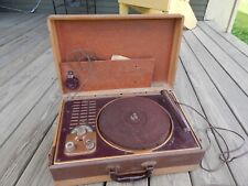 c.1940 Wilcox-Gay RECORDETTE SR. Suitcase Radio & Phonograph RECORDER Unusual picture