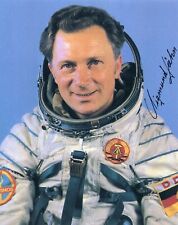 8x10 Original Autographed Photo of German Cosmonaut Sigmund Jähn picture
