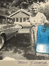 OLD LADY WOMAN DRESS CLASSIC CARS 1959 Fashion House Outdoors AUTOMOBILES GIRARD picture