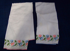 Lot of 2 Vintage Linen Embroidered Flowers Tea Dish Bathroom Towels NOS picture