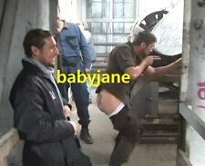 019n GERARD BUTLER GAMER REAR VIEW BEHIND THE SCENES BEEFCAKE PHOTO picture