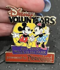 Rare DLR VoluntEARS CHOC Walk Team Exclusive Mickey & Minnie Mouse Disney NR Pin picture