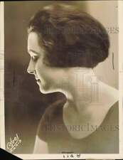 1924 Press Photo Mlle. Eva Curie, daughter of famous scientist, with a new bob picture