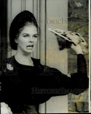 1965 Press Photo Actress Candice Bergen with Romance Magazine on Set of Movie picture