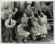 1932 Press Photo Tod Browning with the cast of 