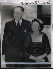 1952 Press Photo Marriner S. Eccles & wife Sara Glassie Eccles at a hotel in NY picture