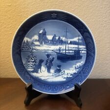 Vintage 1998 Royal Copenhagen ”Welcome home'' annual Christmas collection plate picture