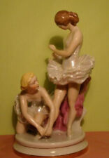 Ukrainian USSR soviet russian СССР porcelain figurine BALLERINAS BEFORE THE SHOW picture