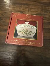 NEW in BOX Lenox HOLIDAY Small Covered Casserole 1 QT Porcelain Dish #804284 picture