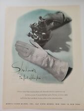 1946 women's Shalimar gloves with dressmaker details vintage fashion ad picture