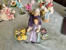 HN2031 - Royal Doulton Figurine - Granny's Heritage - Vintage - LOOKS BRAND NEW picture