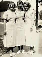 YD Photograph 1935 Group Three Women 3 Ladies Friends Photo  picture