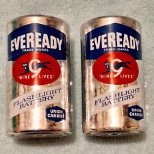 2 Vintage Eveready Classic D Cell Leakproof Flashlight Battery #950 picture