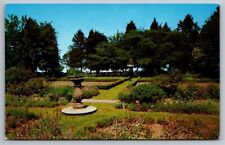 Williamsburg VA Virginia Postcard Colonial Garden Fountain Westmoreland County picture