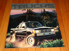 Original 1986 Toyota Truck Deluxe Sales Brochure Catalog 4x4 4x2 Pickup picture
