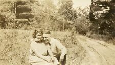 G868 Original Vintage Photo LOVING COUPLE ON COUNTRY ROAD c 1920's picture