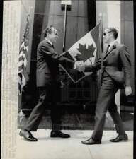 1969 Press Photo US President Richard Nixon greets Pierre Trudeau in Massena, NY picture