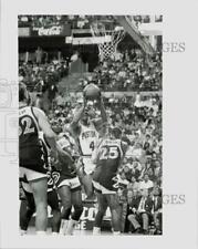 1991 Press Photo Detroit Piston Joe Dumars Shoots Over Atlanta Hawk Doc Rivers picture